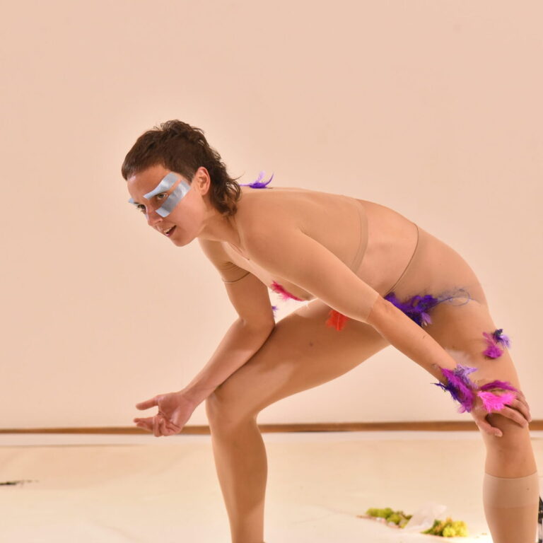 Zrinka Užbinec - Eksplodirana sluz / Ganz Nove Perforacije 2020