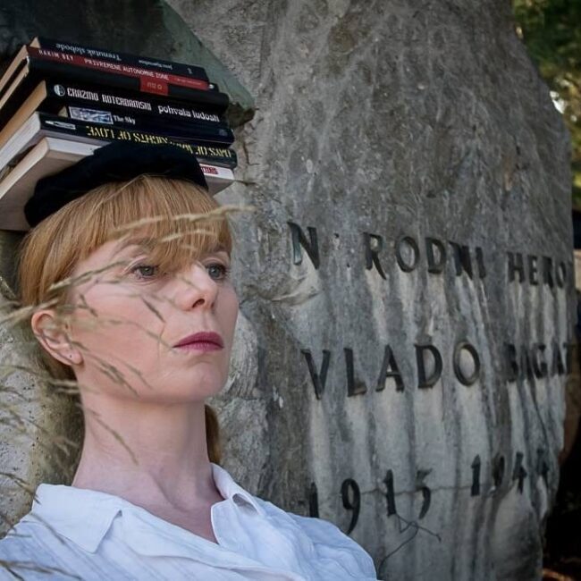 Nikolina Majdak - Podržavam / Noć performansa Zadar, 2021. / Photo: Krešimir Sorić