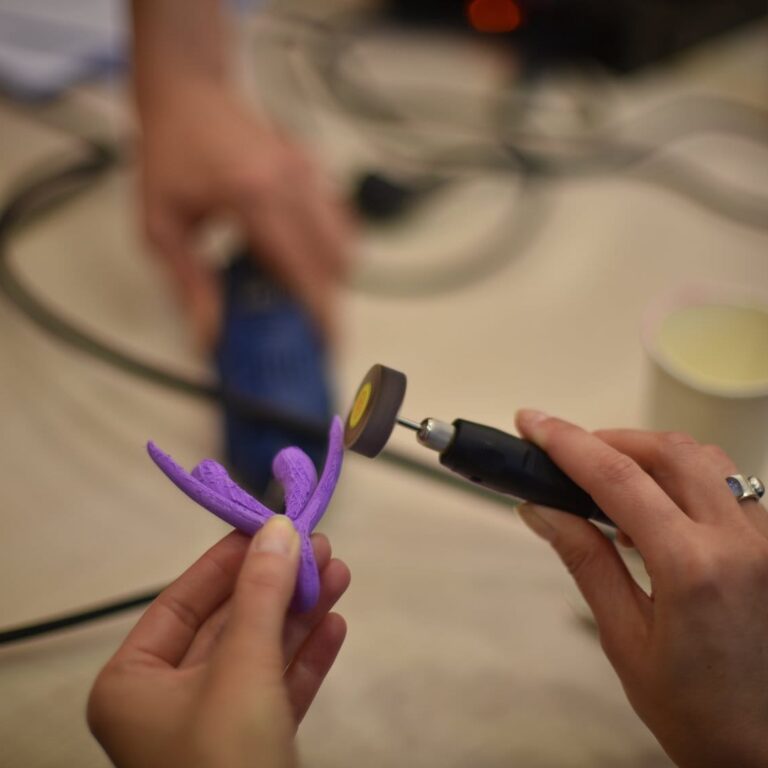 Lovro Dujnić: Radionica 3D printanja klitorisa / Queer Zagreb Sezona 2019 / Photo: Silvija Dogan, This is a Domino project!