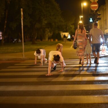 Škvadra (HR): Ne čujem te, mrak je / Festival Perforacije 2019, photo: Silvija Dogan / This is a Domino project!