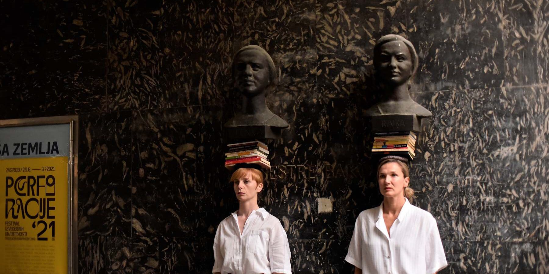 Nikolina Majdak - Podržavam / Noć performansa 2021. / Photo: Silvija Dogan / This is a Domino project!