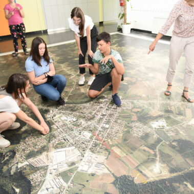 SummerLab Petrinja / Foto: Tomislav Čuveljak / Perforacije, 2021. / This is a Domino project!