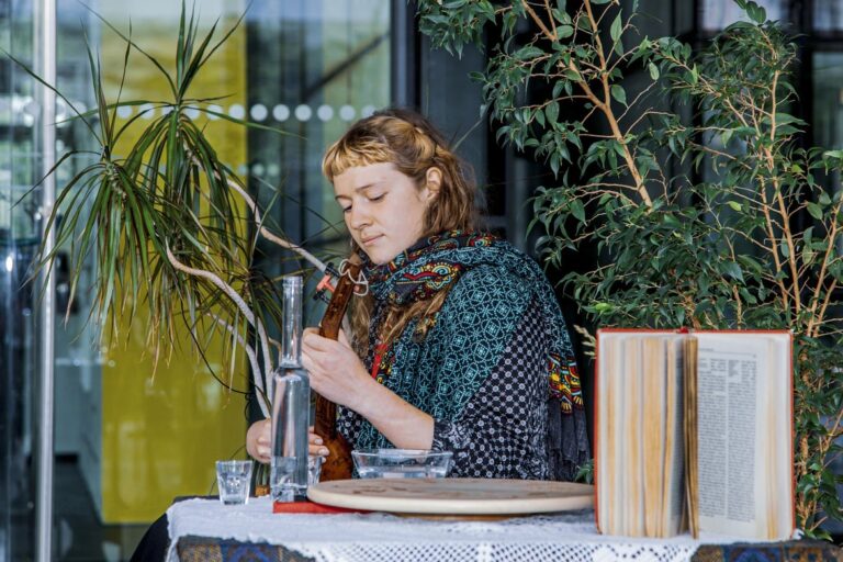 Elena Štrok – One rakia for the dead