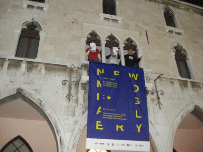 Udruga DADAnti – Udruga za promicanje Eksperimentalne Umjetnosti: Himna, 2012.