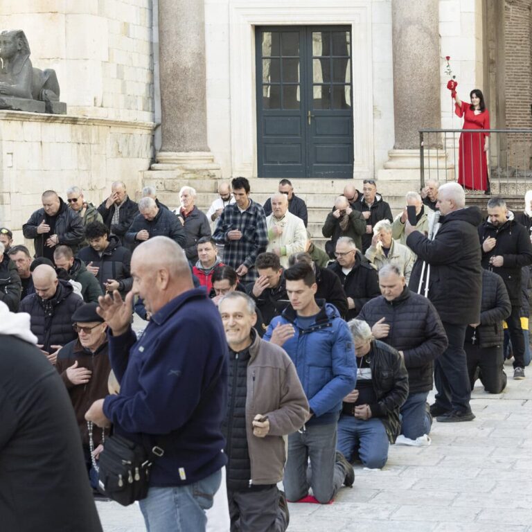 Tiha misa, Arijana Lekić-Fridrih